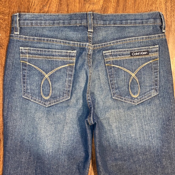 Calvin Klein Flare Fit Faded Design Jeans 99% Cotton - Picture 11 of 16